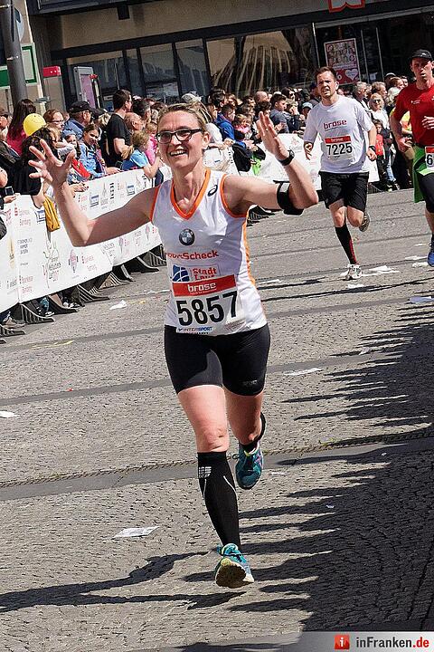 Weltkulturerbelauf 2017 in Bamberg: Der Zieleinlauf am Maxplatz