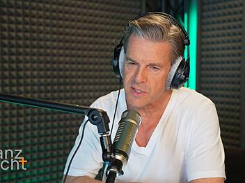 "Was da einer ank&uuml;ndigt, ist nichts weniger als Kriegsverbrechen", ist Markus Lanz (Bild) von Donald Trumps Worten schockiert.