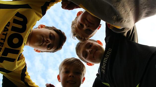 Tim Wolf, Luis Paul, Tim Zweier und Niklas Krause (von links, gegen den Uhrzeigersinn) lassen sich beim TSV Staffelstein zu Torwarten ausbilden.Matthias Einwag