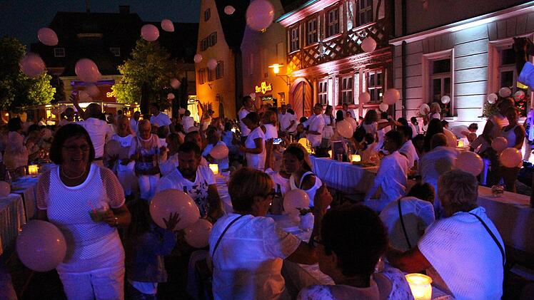 Impressionen von der "Weißen Nacht"   Foto: Evi Seeger