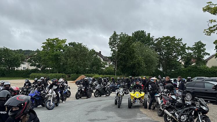 R&uuml;hrende Biker-Aktion in Franken: So emotional war der Abschied von Nils (21)