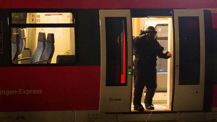 Eine schwarze Tasche in einem Regionalexpress löste am Mittwochnachmittag einen Polizeieinsatz aus. Foto: Tobias Köpplinger
