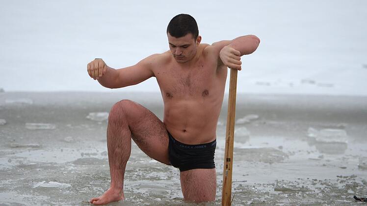 Geschafft: Nach acht Minuten hat der 19-J&auml;hrige genug.