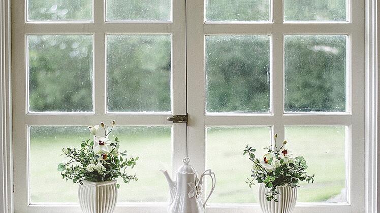 Kommt es dir im kühlen Herbst so vor, als wären deine Fenster undicht?