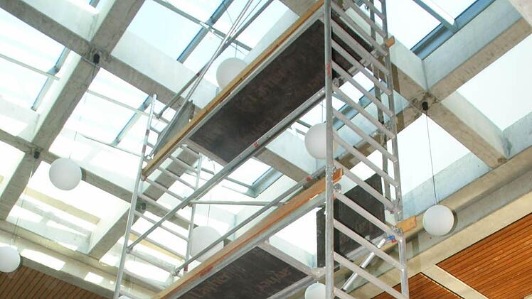 Während der Ferien wurden die Arbeiten in der Untersteinbacher Schule erledigt, die den Eingangs- und Aulabereich betrafen. Foto: Sabine Weinbeer