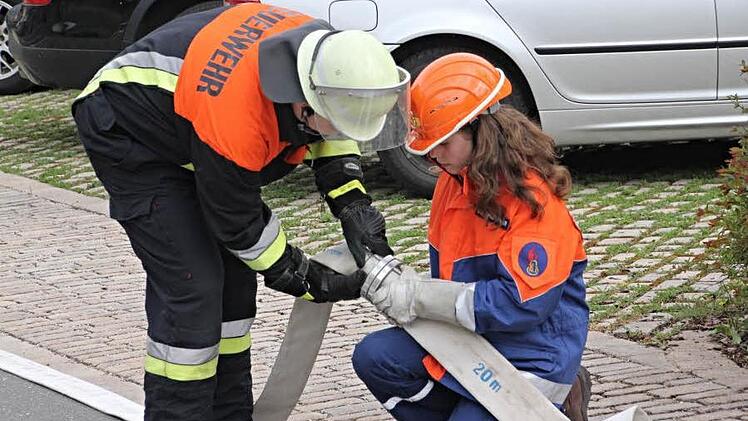 Alt und Jung waren bei der Schauübung im Einsatz. Foto: Helmut Will