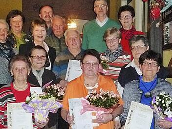 Das Bild zeigt die Geehrten zusammen mit dem Kreisvorsitzenden Fritz Pohl und dem Vorsitzenden Hardy Hanuschke. Foto: Monika Bassing