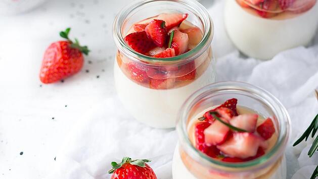 Lecker und dazu auch noch gesund: Die im Joghurt enthaltenen Nährstoffe setzen wichtige Proteine frei - die wiederum den Blutdruck senken können.