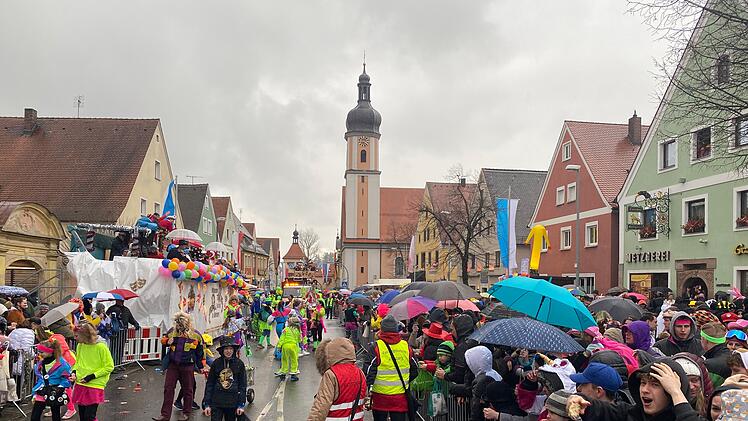 Allersberger Faschingsumzug 2023 mit 20.000 Besuchern