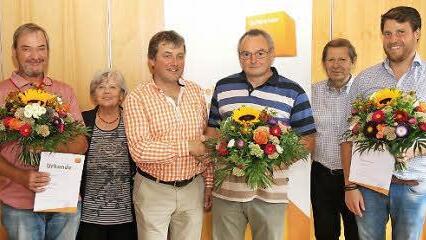 Für langjährige Firmenzugehörigkeit wurden von Obermeister Gotthard Schramm (Dritter von links) geehrt (von links): Michael Baum, Angelika Laußmann, Gotthard Schramm, Michael Wittmann, Dieter Laußmann, Michael Bleitner  Foto: Michael Stelzner