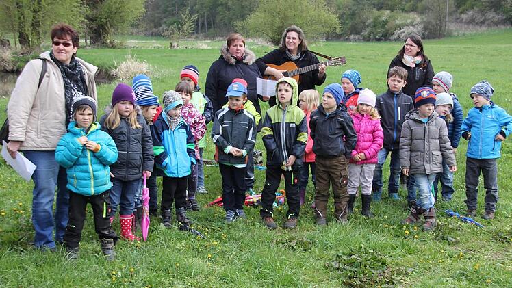 Die Großen aus dem Kindergarten hatten extra ein Lied umgetextet.Foto: Ralf Kestel