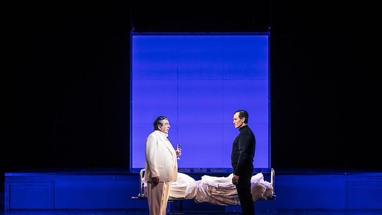 "Masse Mensch Macht": Stephan Kaluzas Schauspiel "30 Keller" feierte Premiere am Landestheater Coburg.Foto: Sebastian Buff