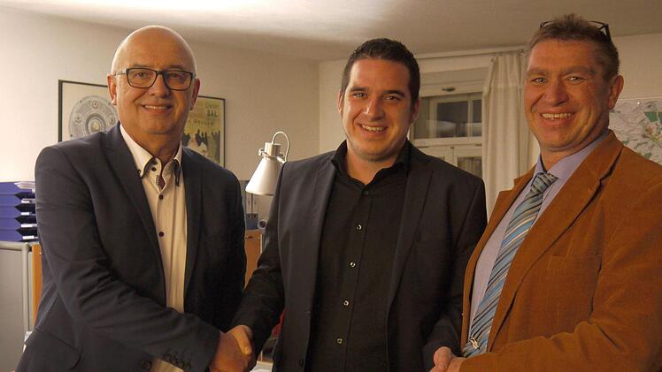 Sie lieferten sich einen fairen Wahlkampf  (von links); Wolfgang Pfister (CSU), Maximilian Neeb (FW) und Wolfgang Brasch (SPD). - Foto: Berthold Köhler
