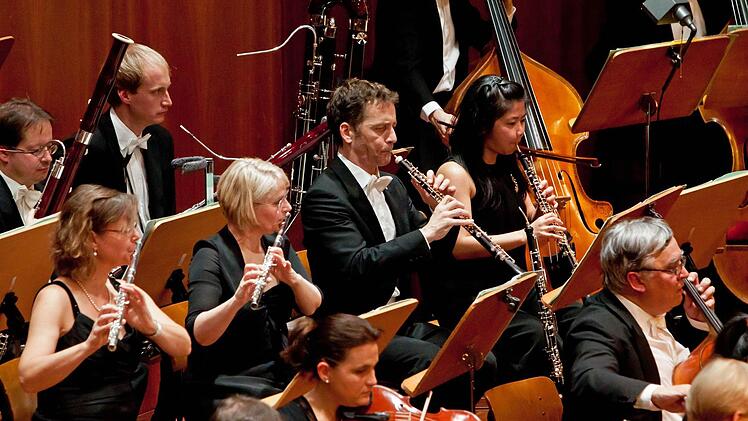 Impressionen vom Sinfoniekonzert des Landestheaters im Coburger Kongresshaus.Foto: Jochen Berger