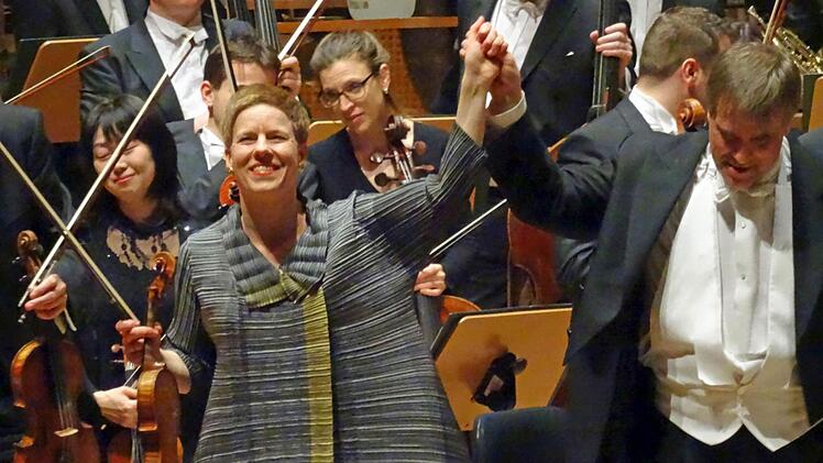 Isabelle Faust und John Storgards zu Gast bei den Bamberger SymphonikernFoto: Jochen Berger