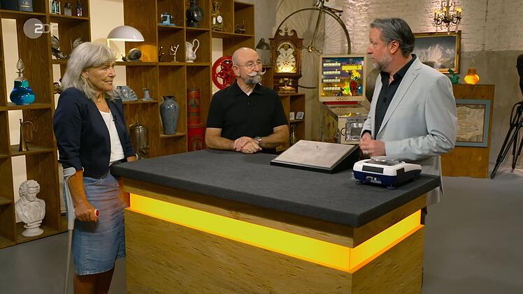 Vor gut 30 Jahren hatte Renate das Schmuckstück von ihrer Mutter geschenkt bekommen.