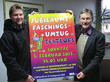 Die Vorfreude auf Fasching steht Organisator Matthias Hauke (links) und Bürgermeister Wilhelm Friedrich ins Gesicht geschrieben. Foto: privat
