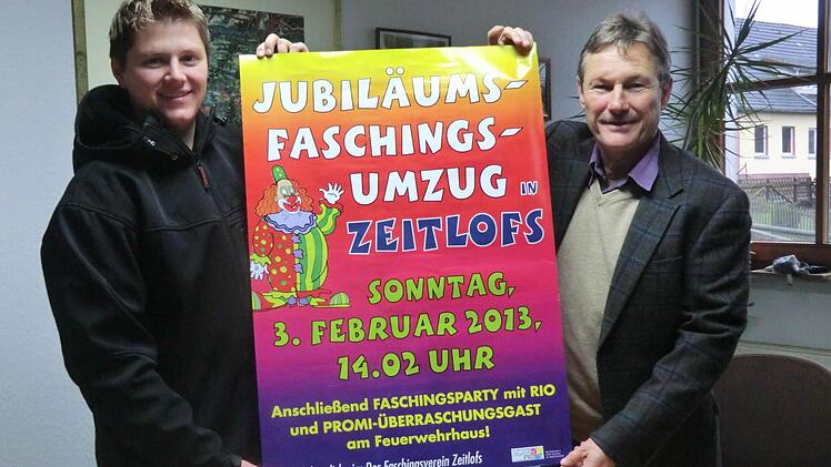 Die Vorfreude auf Fasching steht Organisator Matthias Hauke (links) und Bürgermeister Wilhelm Friedrich ins Gesicht geschrieben. Foto: privat