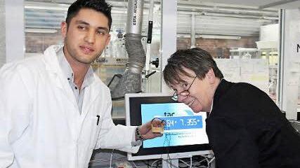 Mustafa Eskiner entwickelte einen Sensor, der die altersbedingte Qualität von Kraftstoffen messen kann.