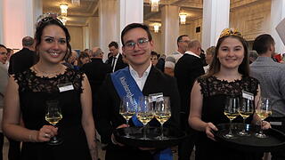 Die 68. Fränkische Weinkönigin wurde gekrönt. Die 68. Fränkische Weinkönigin wurde gekrönt.