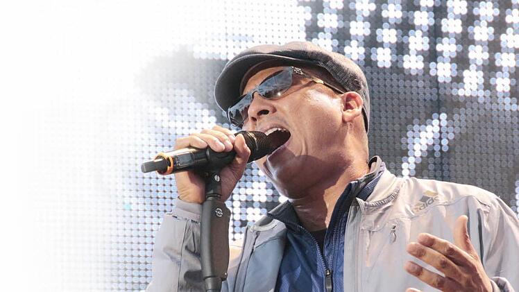 Xavier Naidoo machte seine Fans am Samstag im Forchheimer Jahnstadion glücklich. Foto: Josef Hofbauer
