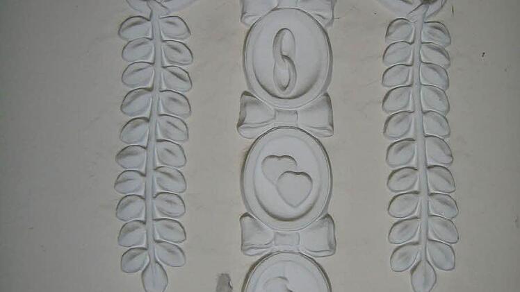 Stuckrelief im Trauzimmer von Maria Lerch