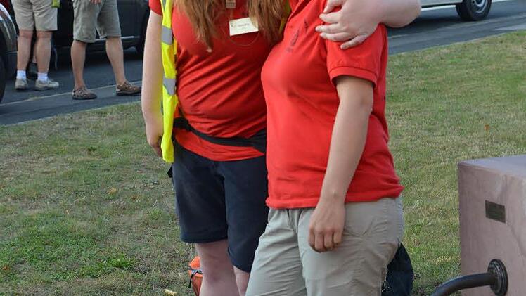 Nach einer langen und anstrengenden Pilgerfahrt gehört auch das dazu: Einfach mal entspannen und im Brunnen ordentlich abkühlen. Foto: Björn Hein