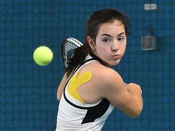 Ihren Rückenbeschwerden zum Trotz startete Anne Knüttel vom TC Rot Weiß Bad Kissingen bei den erstmals ausgetragenen Eckstein Ladies Open.Hopf