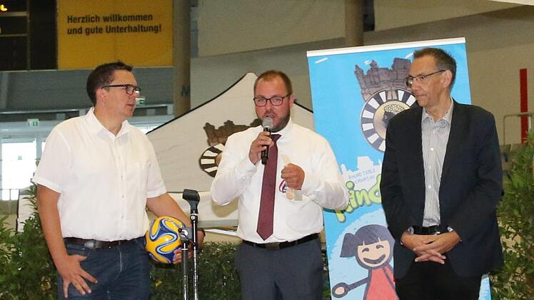 die Schirmherren und der Kinderbeauftragte, von links: Thomas Apfel, Sebastian Straubel, Thomas Nowak. Foto: Wolfgang Desombre