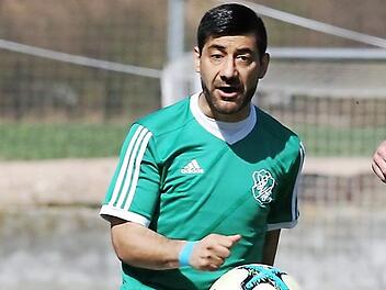 Der Zapfendorfer Spielertrainer Erbil Demirel will heute Abend im Heimspiel gegen Rattelsdorf einen weiteren Schritt Richtung Kreisliga-Meisterschaft machen.  Foto: sportpress