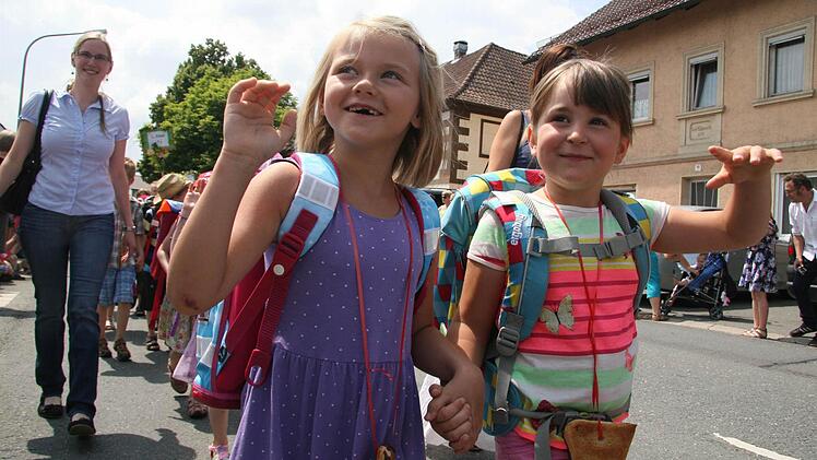 Die Vorschulkinder freuen sich riesig, endlich in die Schule zu kommen.