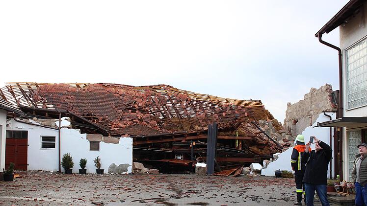 Die alte Scheune  wurde beim Sturm vor einem Jahr komplett  zerstört.  Foto: Evi Seeger