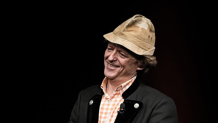 Barwasser glänzte auf der Burg.