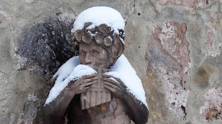 Winterimpressionen aus Coburg: Pan im Kleinen RosengartenFoto: Jochen Berger