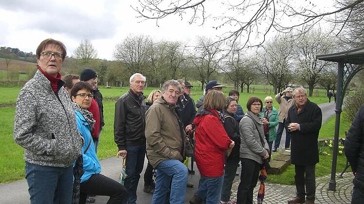 Reinhard Stelzer informierte die Gäste über die historischen Zusammenhänge. Foto: Alexander Müller