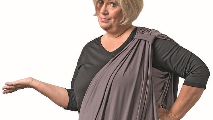 Schauspielerin Heike Bauer-Banzhaf erweckt die steinerne Ecclesia aus dem Bamberge Dom zum Leben.  Foto: Frauenpastoral