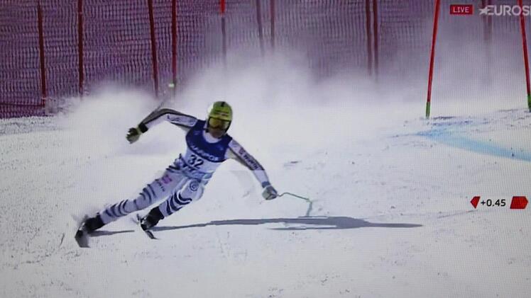Der Eppenreuther Jacob Schramm liegt bei der ersten Zwischenzeit der Weltmeisterschafts-Abfahrt in den ladinischen Dolomiten 0:45 Sekunden zurück - am Ende sind es 2:18, macht Rang 27. Seine Fahrt wurde von Eurosport 2 (Bild) live übertragen. Foto: Christian Schuberth
