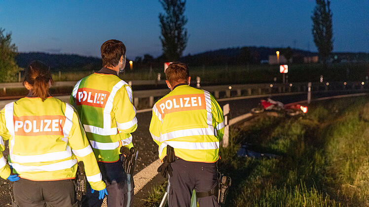 Mit neuem Motorrad verunfallt: 43-jähriger Biker lebensgefährlich verletzt