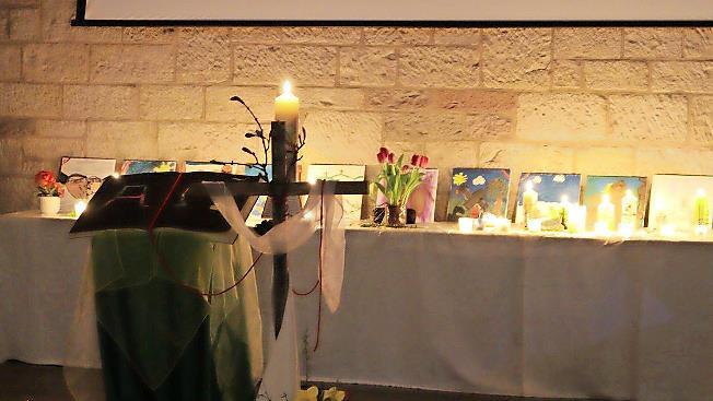 Gemeinsam wurde auch gemalt und gebastelt.