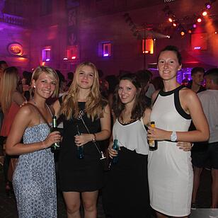 Am Freitag fand das Rathaus-Clubbing in Nürnberg statt. Zum zweiten Mal hat die Stadt ihre neuen volljährigen Bürgerinnen und Bürger zu einer Clubnight ins Rathaus eingeladen. Für alle, die in den vergangenen zwölf Monaten das 18. Lebensjahr vollendet haben, fand das Event unter dem Motto "Nürnberg loves you" statt.