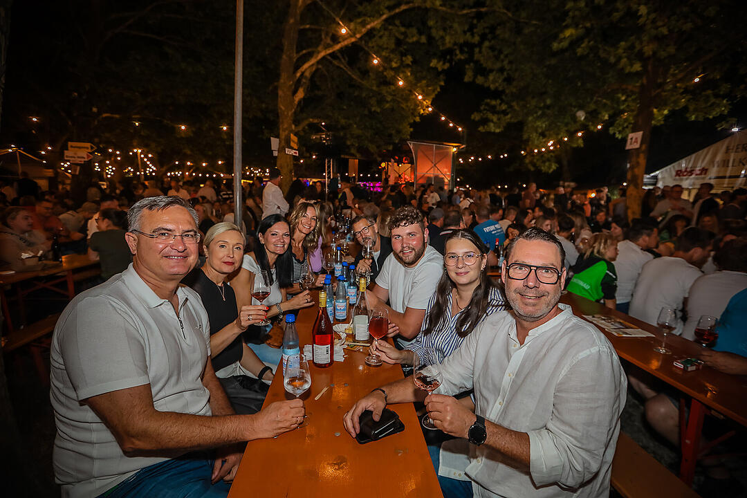 Impressionen vom größten Weinfest in Franken!