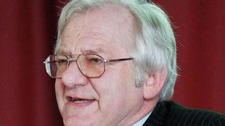 Bezirksspielleiter Günter Hahn aus Neuenmarkt verlangt von den Fußballern mehr Respekt und Anstand. Foto: Rainer Cyris