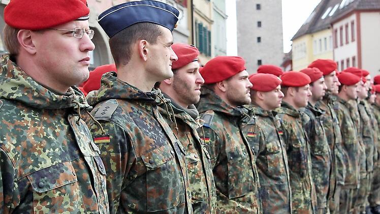 Gesund sind Stephan Jehle, Markus Otzmann und ihre Kameraden aus Mazar-e-Sharif heimgekehrt.