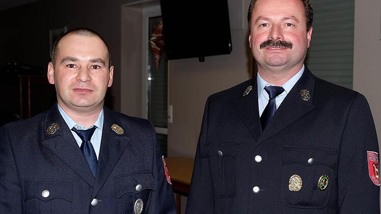 Die neuen Windheimer Feuerwehr-Kommandanten Uwe Schumm (links) und Michael Hufnagel wurden offiziell bestätigt. Foto: Gerd Schaar
