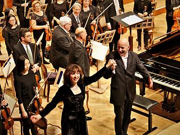Abschlußkonzert des Winterzauber. Dirigent Gerd Schaller, Pianistin Luzia Borac und die Philharmonie Festiva. Foto: Werner Vogel