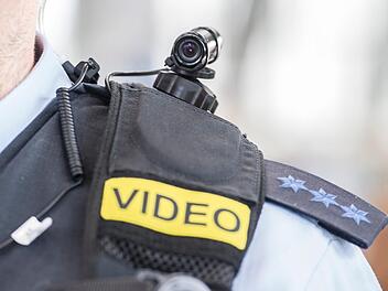 Ab Herbst mit Bodycams? Die Bamberger Polizei soll Pilotdienststelle für Oberfranken werden. Foto: Paul Zinken/dpa