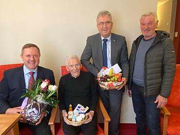 Stein: Bürger feiert 102. Geburtstag - "Schnäpschen hat nicht geschadet"