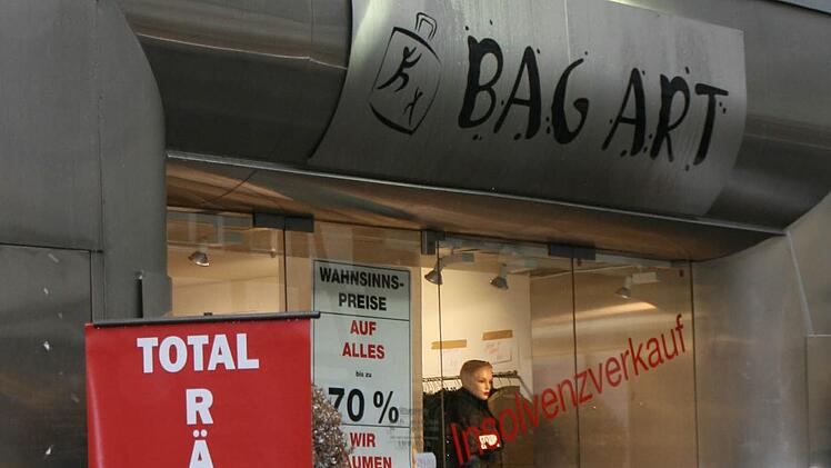 Nach dem Räumungsverkauf hat bei "Bag Art" nun der "Insolvenzverkauf" begonnen. Foto: Helke Renner