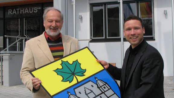 Wolfgang Dultz war von 1988 bis 2008 Bürgermeister von Ahorn; sein Nachfolger wurde sein politischer Ziehsohn Martin Finzel (rechts)