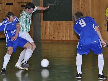 37 Mannschaften haben bislang für die Hallenkreismeisterschaft der Herren gemeldet. Der FC Gehülz und der SV Rothenkirchen, die im vergangenen Jahr die Endrunde erreichten, gehören dazu. Foto: Archiv/Kalb
